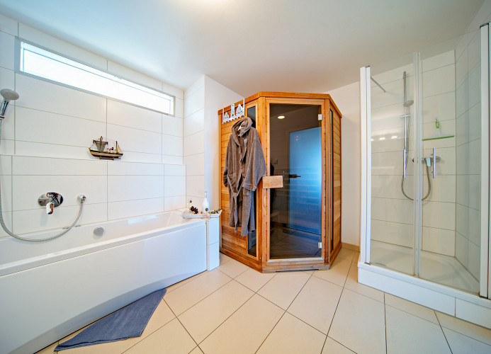 3-Zi-Fewo Brigantine 33 by Seeblick Ferien ORO, Wasserblick,Sauna