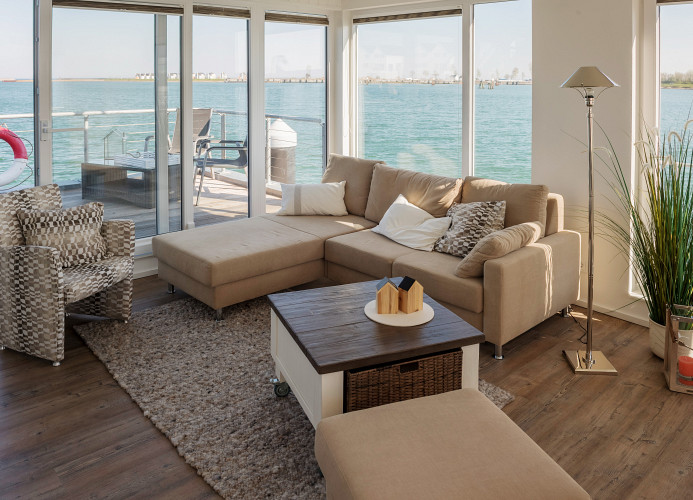 Schwimmendes Ferienhaus Antares One by Seeblick Ferien ORO, rundum Wasser