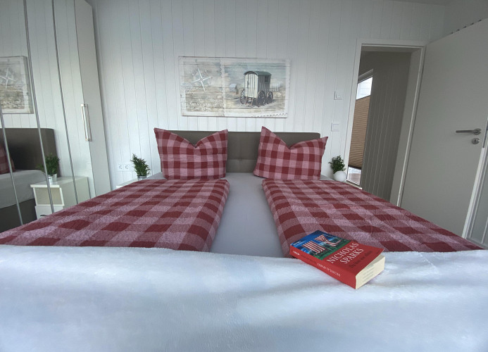Schwimmendes Ferienhaus Antares One by Seeblick Ferien ORO, rundum Wasser