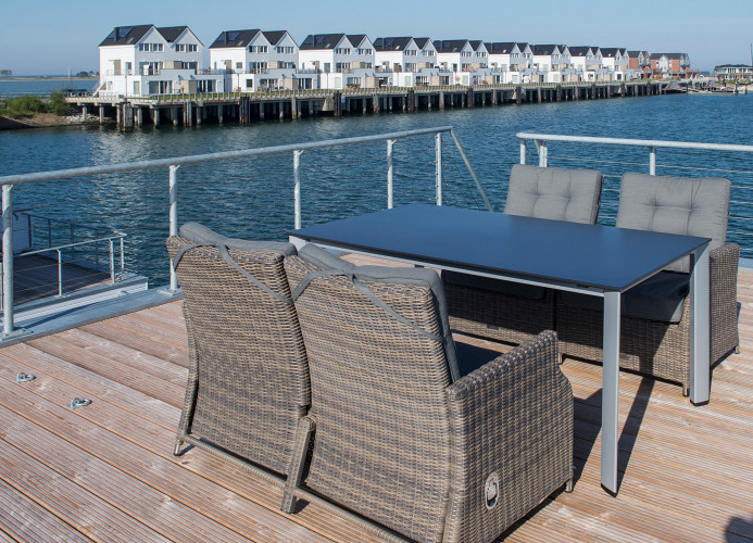 Schwimmendes Ferienhaus Antares One by Seeblick Ferien ORO, rundum Wasser
