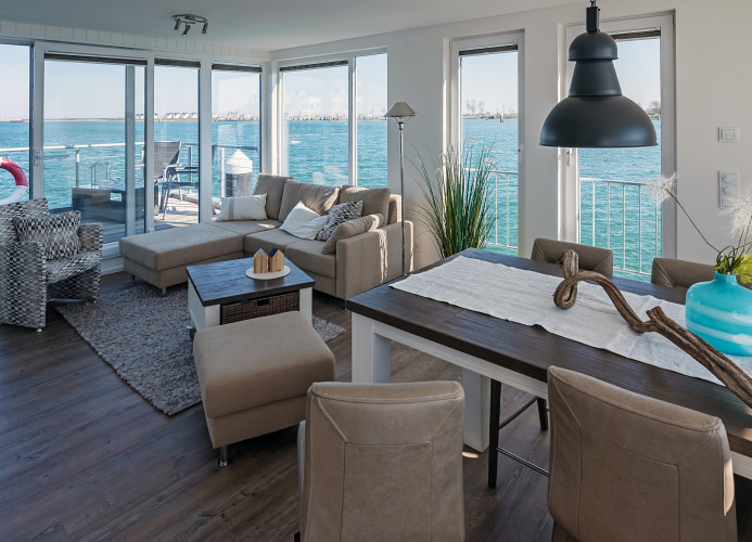 Schwimmendes Ferienhaus Antares One by Seeblick Ferien ORO, rundum Wasser