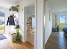 Eingangsbereich mit Schlafzimmer eins und zwei