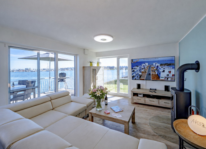 Direkt am Wasser, 75 Zoll TV, Wii U, Kamin, Massagesessel